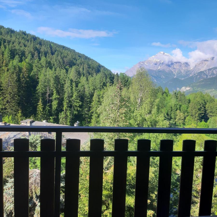 Appartamento Con Vista - Nuova Ristrutturazione Oulx Buitenkant foto